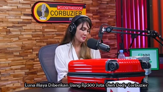 Luna Maya Diberikan Uang Rp500 Juta Oleh Dedy Corbuzier